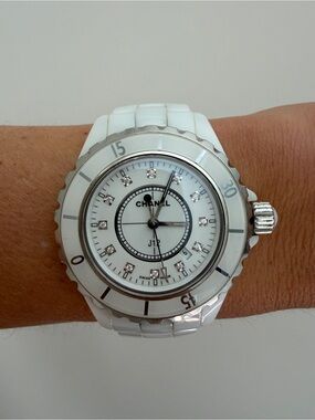 CHANEL J12 H1628 33mm White Ceramic Diamond Quartz Watch